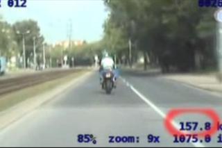 SZOK! Pijany motocyklista pędził 160 km/h po Warszawie! Zatrzymała go policja - WIDEO
