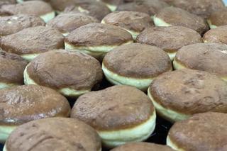 Zobacz, jak powstają pączki