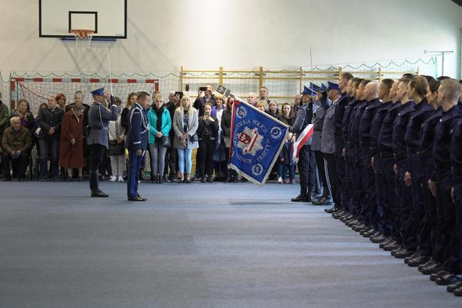 Nowi policjanci na Warmii i Mazurach. Ślubowanie złożyło 37 funkcjonariuszy [ZDJĘCIA]