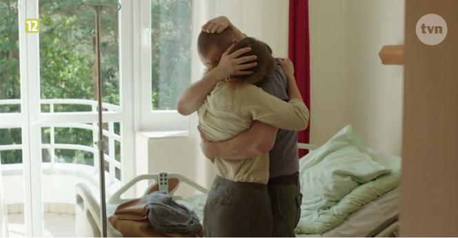 Lekarze 2 sezon odc. 12 (odc. 25). Olga (Magdalena Boczarska), Maks Keller (Paweł Małaszyński)