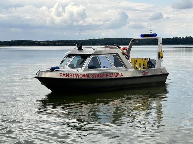 Pojechali wypocząć na Mazurach. Ślad po nich zaginął. Szukają ich policjanci i strażacy