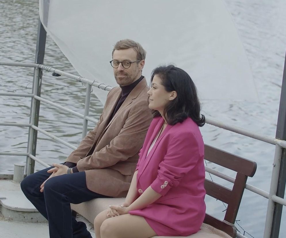 M jak miłość po wakacjach. Dariusz Hoffman (Mateusz Rusin), Kinga (Katarzyna Cichopek)
