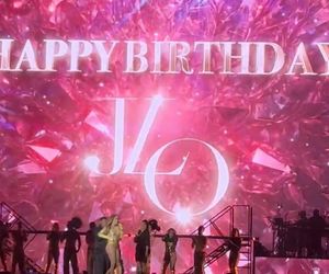 Jennifer Lopez nie nosi bielizny?! Tym razem na szczęście miała…