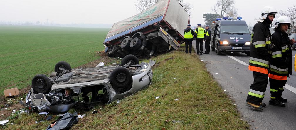 Zginął pod przyczepą TIR-a