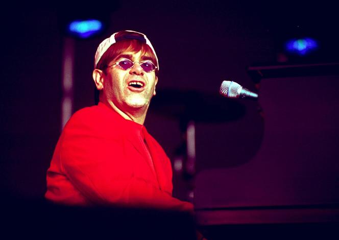 Elton John w szpitalu! "Upadł w swojej rezydencji"