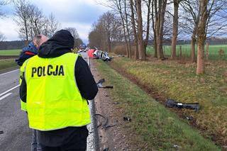 Tragiczny wypadek niedaleko Bytowa. Kierowca zginął na oczach żony