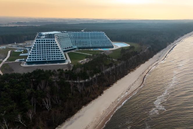 Hotel Gołębiewski w Pobierowie nadal szuka pracowników. Brakuje ochrony, pokojówek i recepcjonistów