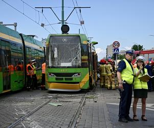 Dwa tramwaje zderzyły się 8 bm. na ul. Hetmańskiej w Poznaniu. Poszkodowanych zostało 15 osób. Jedna jest w stanie ciężkim