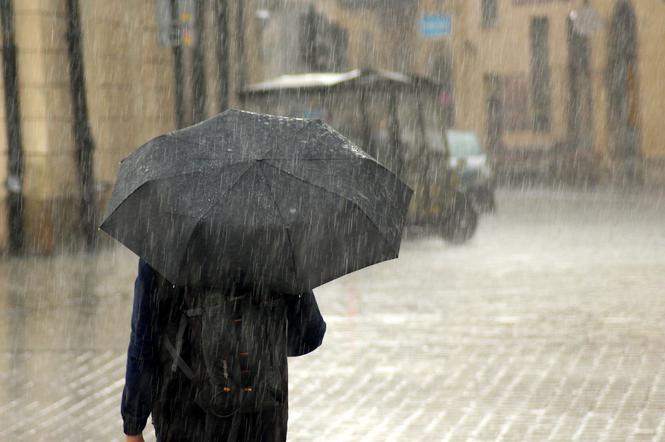 Kiedy przestanie padać? Lublin zalany deszczem. Prognoza pogody