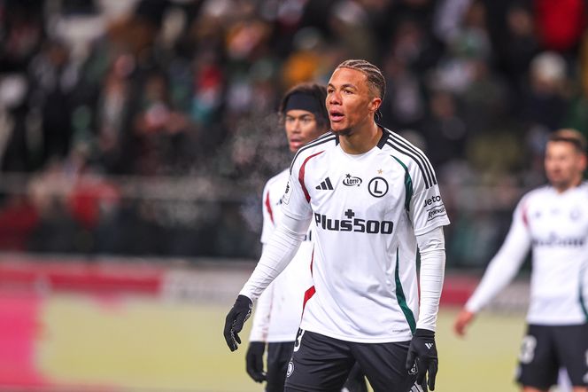 Drugie dno transferu Steve'a Kapuadiego z Legii do Widzewa. Stąd taka decyzja