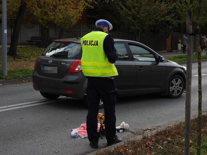 Dziewczynki potrącone na przejściu