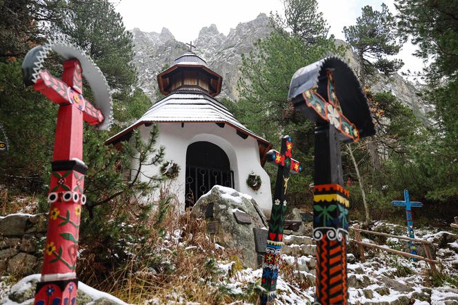 Wyjątkowy cmentarz w Tatrach Wysokich. „Umarłym na pamiątkę, żyjącym ku przestrodze”