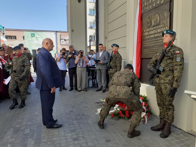 Odsłonięcie tablicy upamiętniającej 100-lecie Cudu nad Wisłą