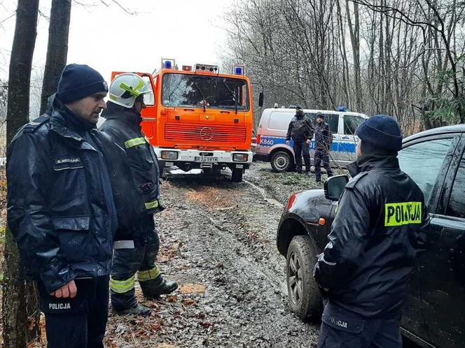 Łazy Dębowieckie.  Tragiczny finał poszukiwań kobiety [GALERIA]