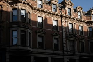 Kamienica na Wilczej trafiła do rejestru. Co tak naprawdę ocalono przed zapomnieniem?