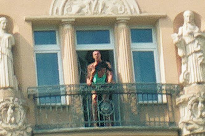 Seks na balkonie w centrum Łodzi