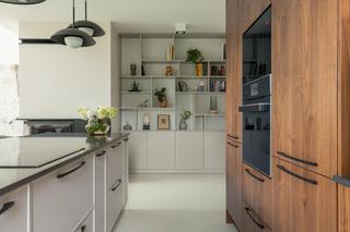 Styl Bauhaus we wnętrzu. Tak zaprojektowano 135 metrowy dom