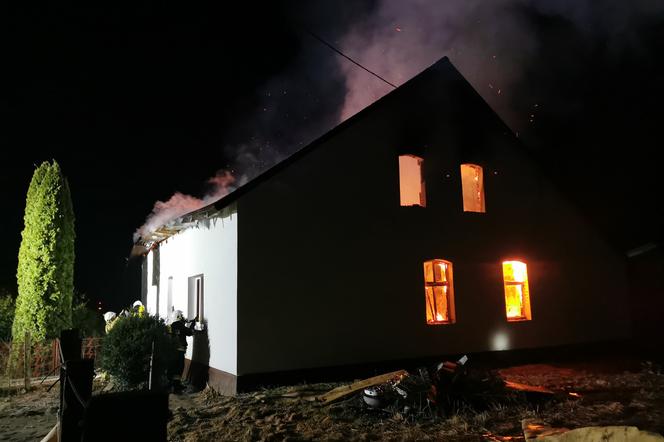 Tragiczny pożar domu pod Gnieznem. Straszne kulisy śmierci 66-latka 