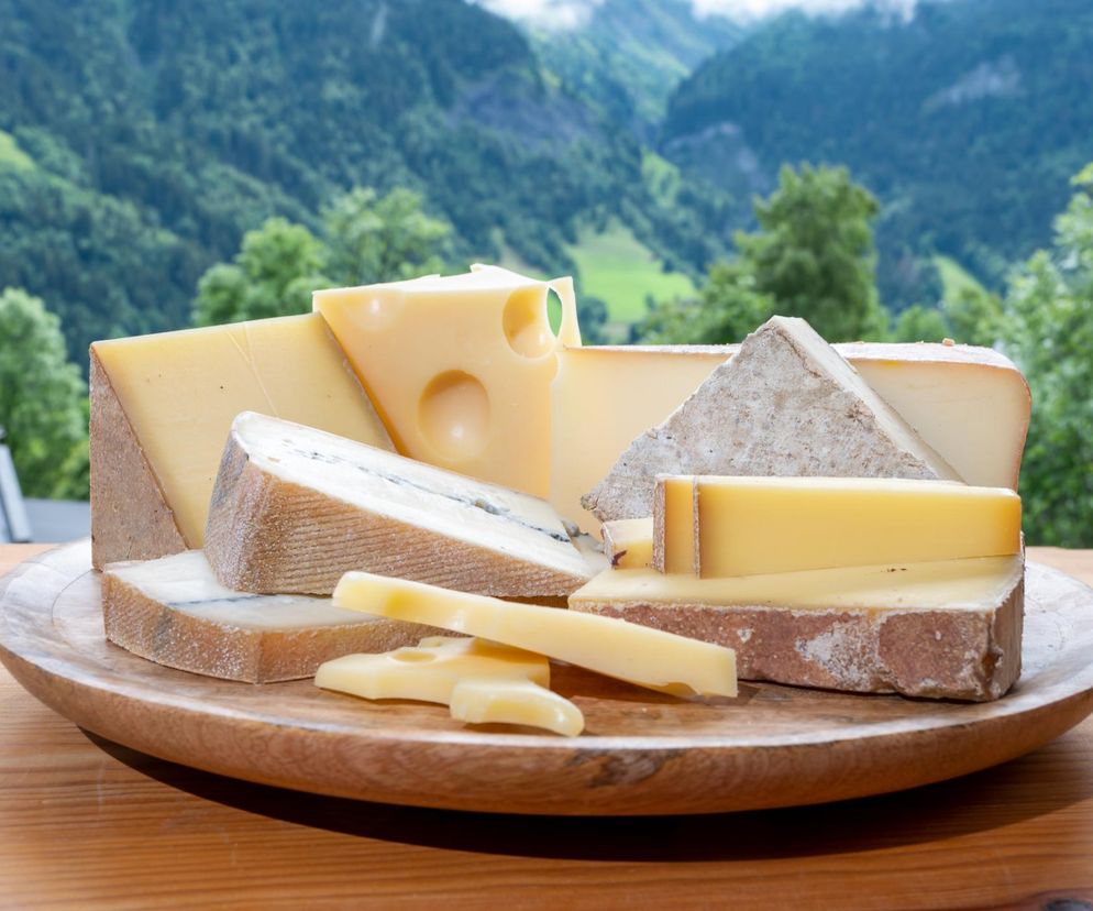 Masz ten ser w lodówce? Koniecznie go wyrzuć! Zjedzenie zagraża zdrowiu i życiu