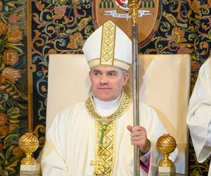 Nowy arcybiskup objął metropolię poznańską. Staję pośród was z wolą wypełnienia powierzonego mi zadania i z nadzieją na życzliwą współpracę [ZDJĘCIA] 