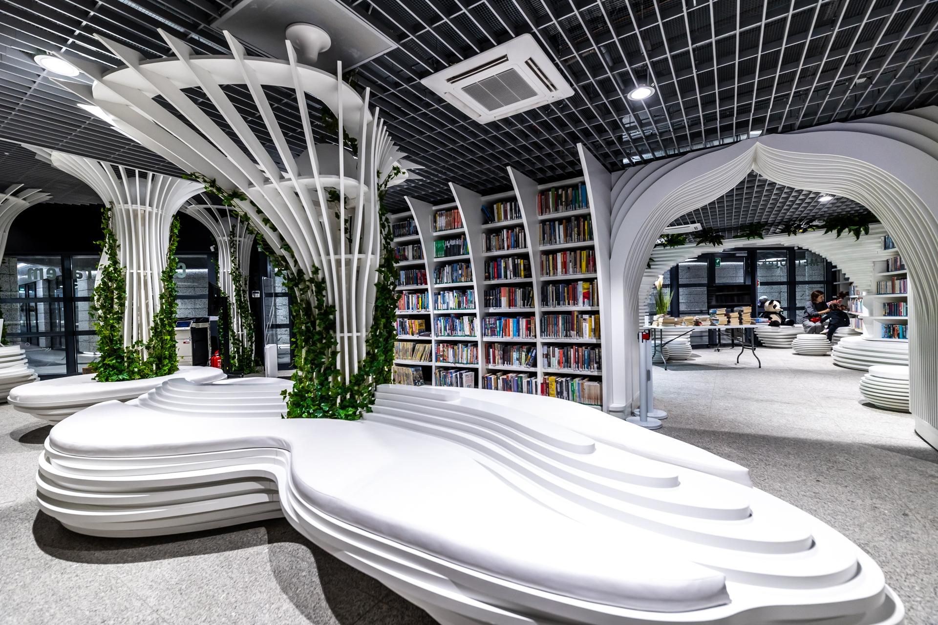 Metroteka – biblioteka na stacji metra M2 Kondratowicza w Warszawie