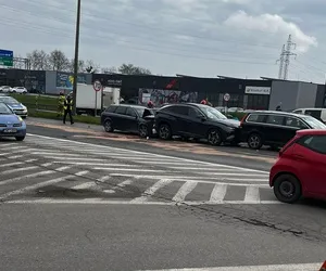 Wypadek w Piekarach Śląskich. Jedna osoba trafiła do szpitala