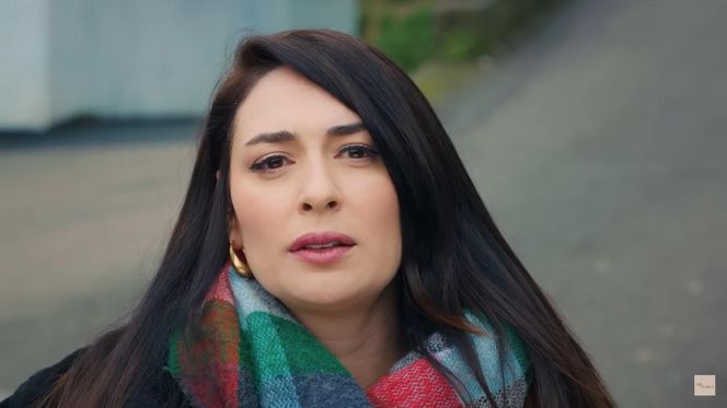 Nieobliczalna Handan zjawi się pod domem Elif w dniu jej zaręczyn z Kuzeyem