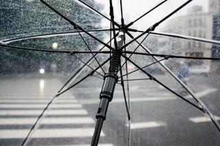 FATALNA POGODA na koniec sierpnia! IMGW ostrzega: Burze, ulewy, możliwy deszcz ze śniegiem