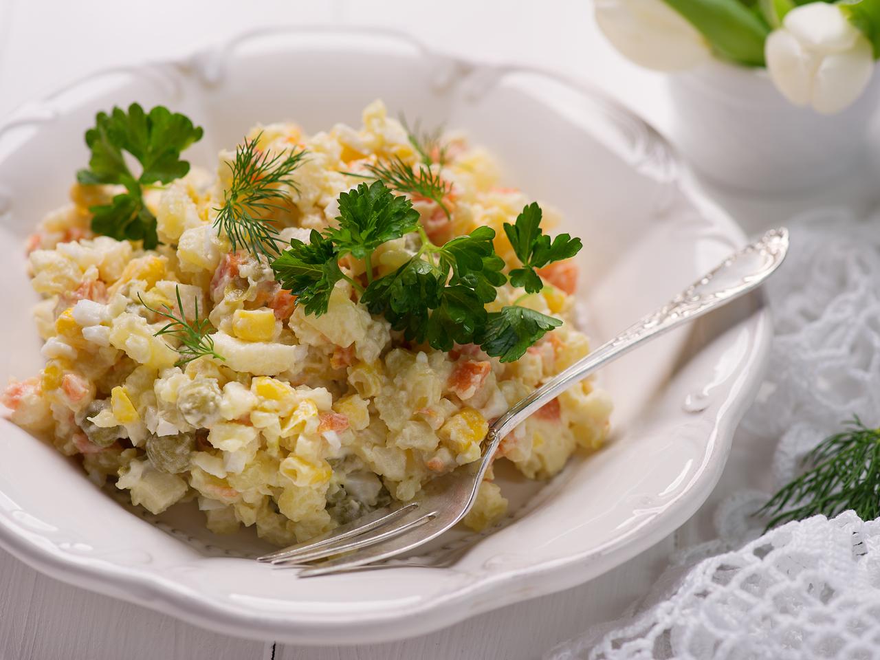 Sałatka jarzynowa [DIETA BEZJAJECZNA] - jak zrobić tradycyjną sałatkę dla alergika