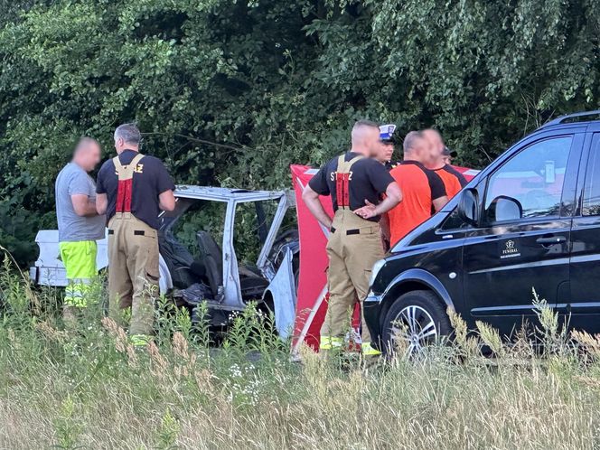 30-latek jechał gruzem BMW bez drzwi i okien. Zginął na miejscu