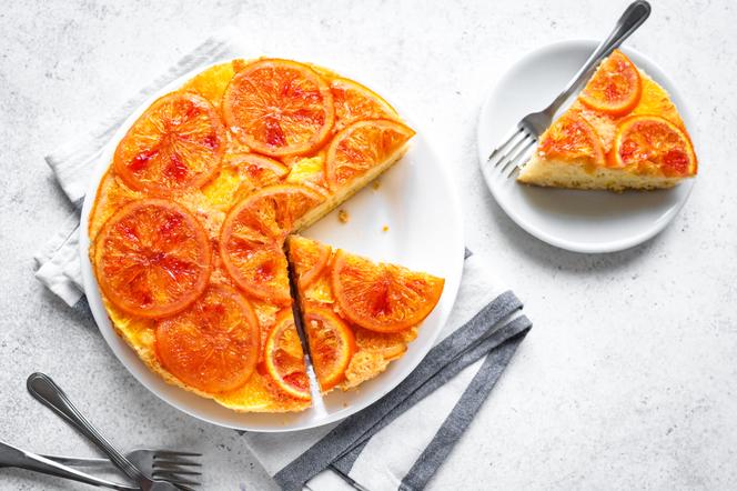 Mannowiec z mandarynkami: łatwy przepis na najlepsze ciasto domowe