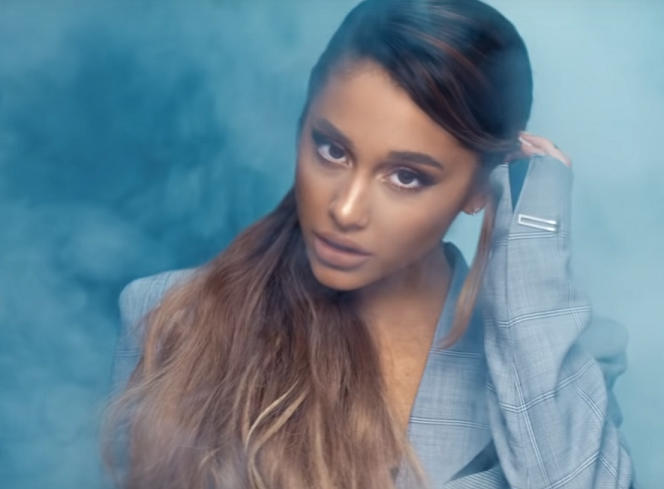 Najciekawsze momenty teledysku Breathin! Zobaczcie, jak dobrze wygląda Ariana Grande!
