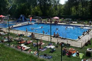 Lato 2023. Ranking basenów w Warszawie. Ceny, adresy, atrakcje