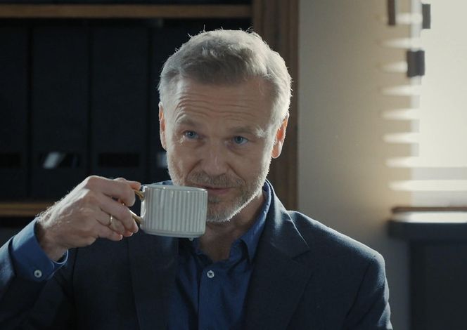 M jak miłość, odcinek 1885. Andrzej Budzyński (Krystian Wieczorek)