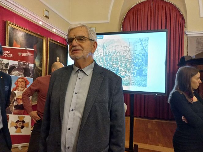 Wojenne pamiatki po Antonim Firleju w Muzuem Okręgowym w Lesznie. Był żołnierzem Dywizji Generała Maczka