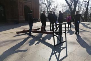 Przygotowania do Misterium Męki Pańskiej w Piekarach Śląskich