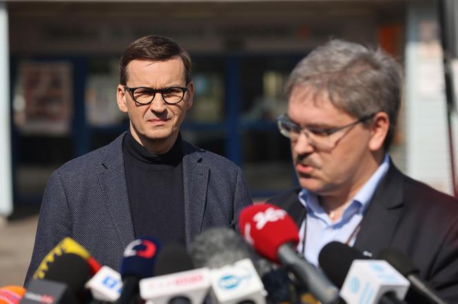 Premier Mateusz Morawiecki przed kopalnią w Zofiówce [GALERIA]