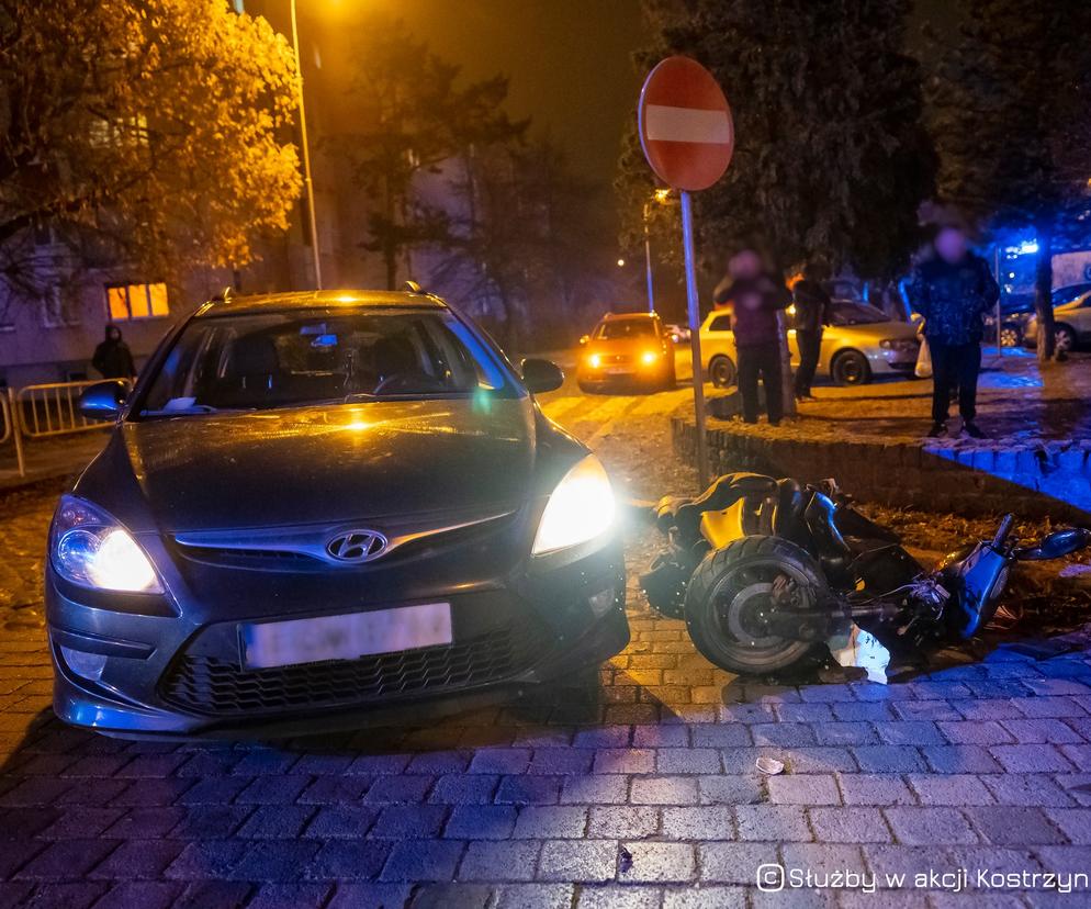 Wypadek nieoświetlonego motorowerzysty z samochodem osobym w Kostrzynie nad Odrą