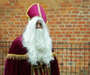 Św. Mikołaje z Miry 6 grudnia na ulicach Szczecina
