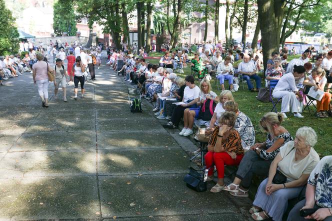 Tysiące kobiet i dziewcząt na pielgrzymce do Piekar Śląskich. "Jestem w Kościele, więc idę"