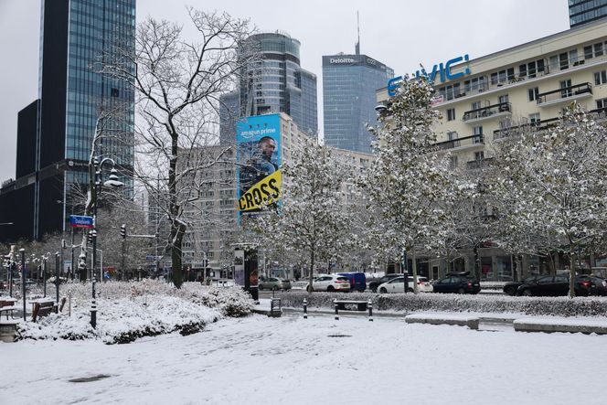 Śnieżny armagedon w Warszawie. Pierwszy atak zimy sparaliżował stolicę. Ogłoszono akcję ALFA