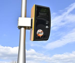 Ulubiony fotoradar warszawskich kierowców ponownie zniszczony. Działał 24 godziny