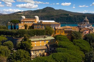 Rajskie wakacja papieża! Zobacz, gdzie Leon XIV spędza urlop