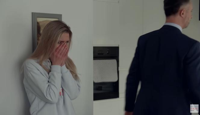 Pierwsza miłość odc. 3465. Dorota (Magdalena Wróbel), Artur (Łukasz Płoszajski)