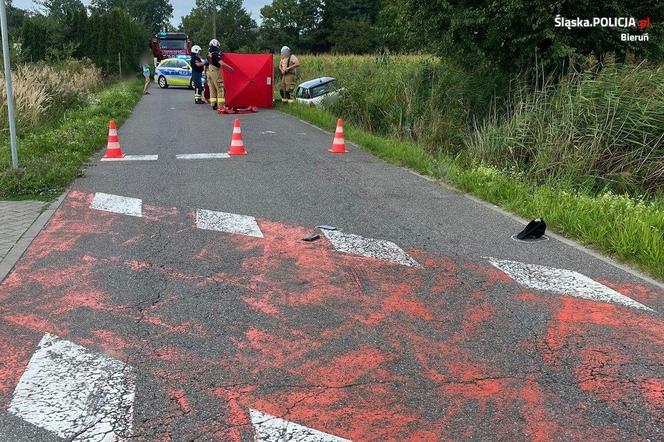 Tragedia w Bieruniu. Kierowca wjechał w cyklistę na przejeździe rowerowym. Mężczyzna nie żyje