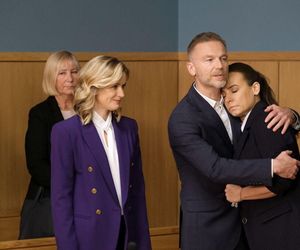 M jak miłość odc. 1872 po wakacjach. Julia (Marta Chodorowska), Magda (Anna Mucha), Andrzej Budzyński (Krystian Wieczorek)