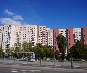 Blok przy ul. Sonaty 6 na Mokotowie, w którym żył Beksiński