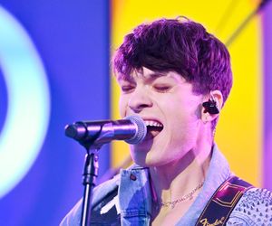 Cyms rozbijał publiczność w Sopocie, a potem wszedł ON. Demoniczne show Cugowskiego w okularach ojca!