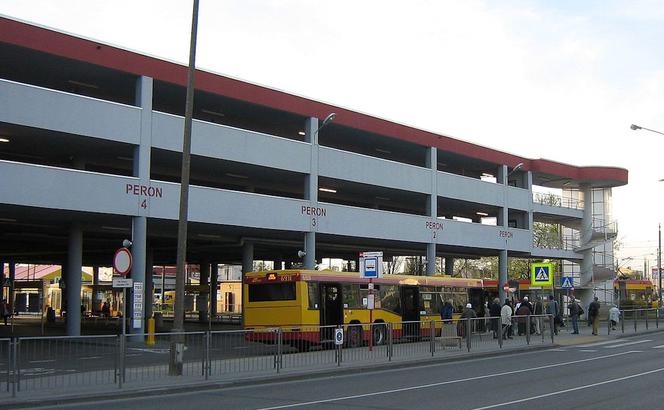 Parkuj i Jedź. W aglomeracji warszawskiej powstaną kolejne parkingi P+R 