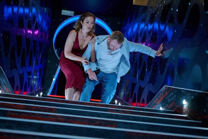 Na Wspólnej, odcinek 4085. Daniel (Michał Tomala), pracownica (Klaudia Kulinicz)